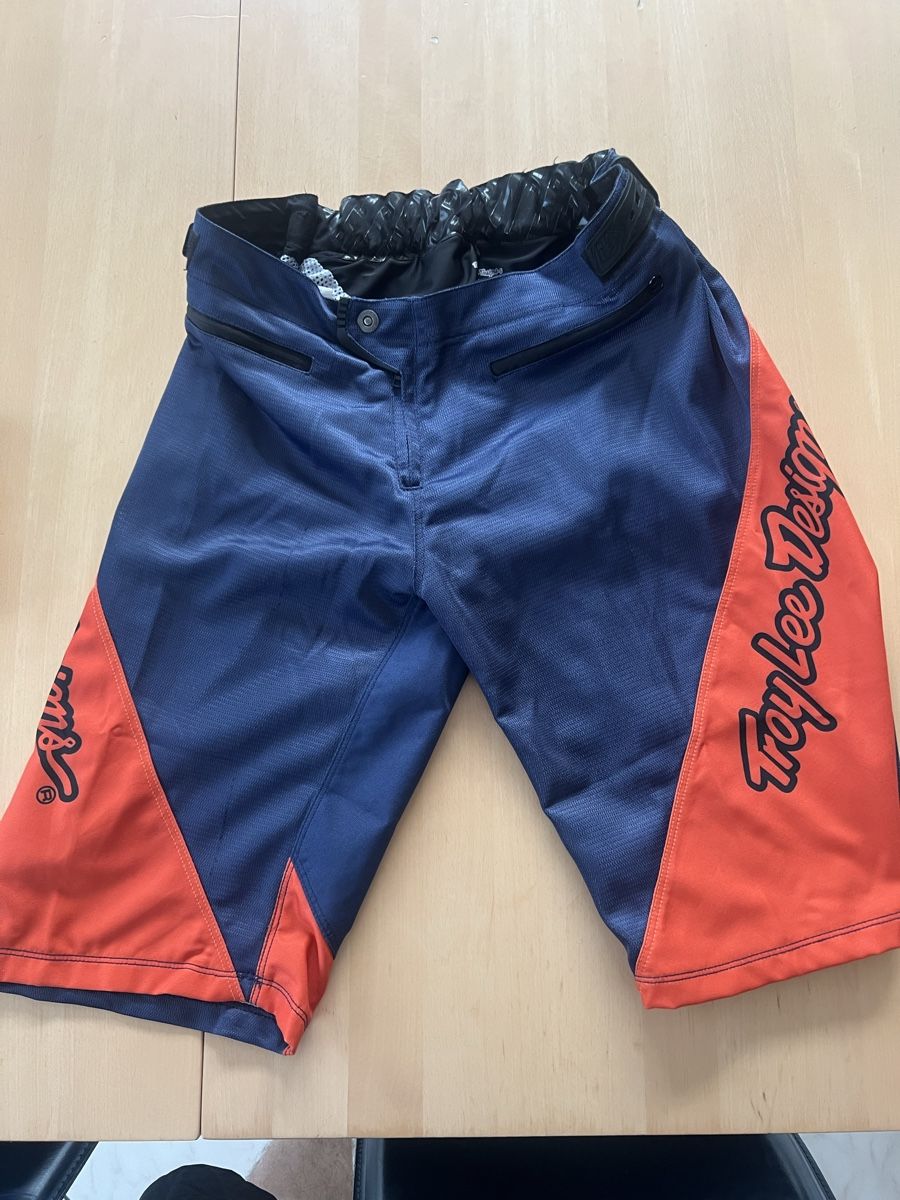 Lotti di vestiti: Troy Lee Designs Set – Nuovo (secondo la descrizione) da Tagelswangen venduto da Tuorta 2