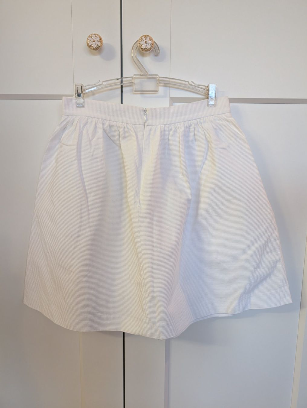 Tara Jarmon Gonne: Rock Tara Jarmon, Gr. 36, weiss – Usato da Au SG venduto da and_cra 1