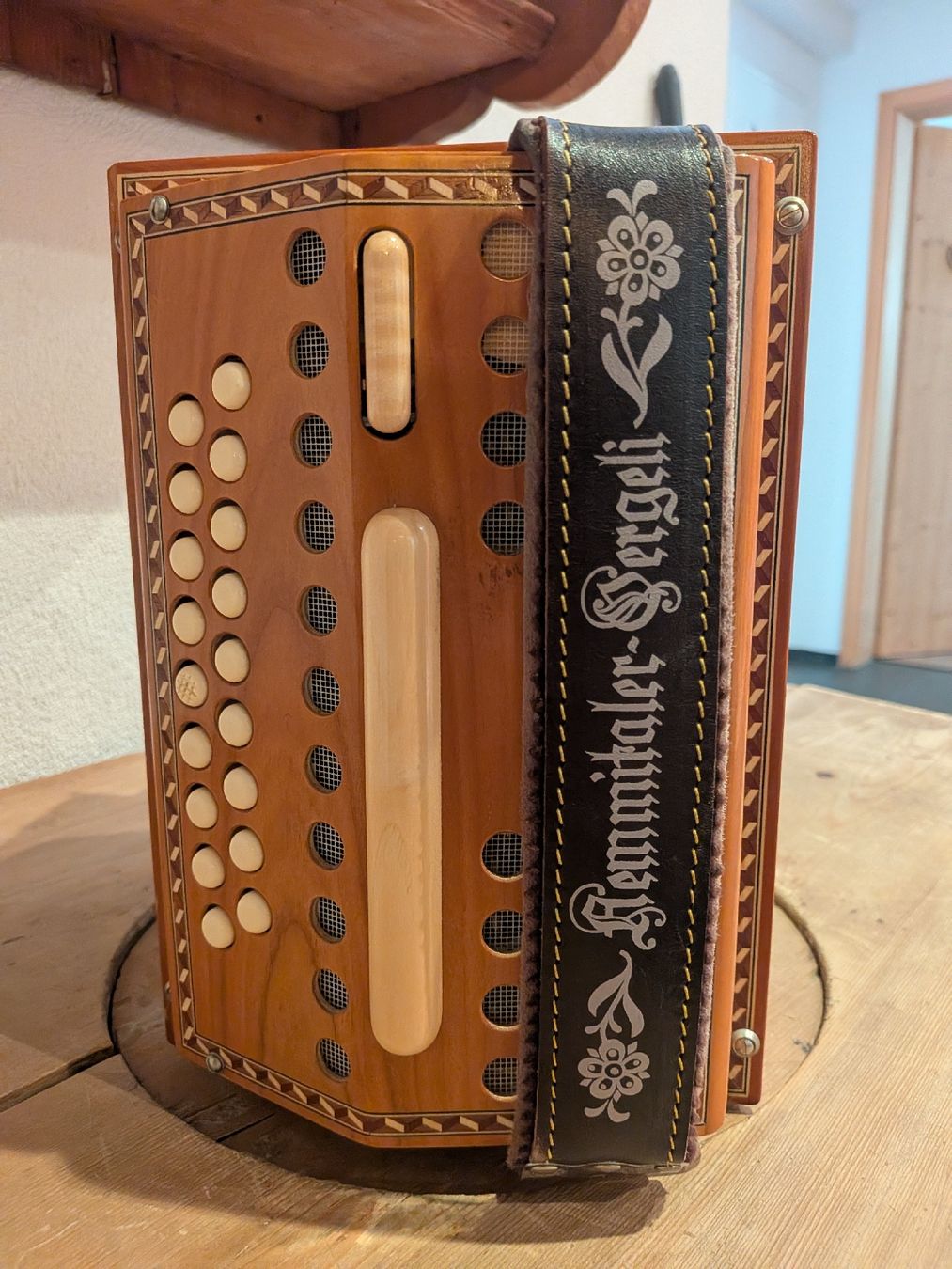 Strumenti musicali: Ämmitaler Örgeli Reist-Wisler – Usato da Maladers venduto da Paepa84 1