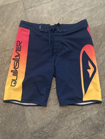 Quiksilver Badehose Gr. 30 dunkelblau mit Farbverlauf, Somme