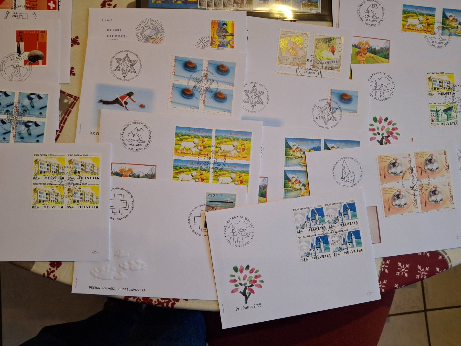 Alle Briefmarken: timbre année 2005 timbre isolé, bloc de 4 et 65 FDC – Gebraucht aus Sorvilier von carose01 3