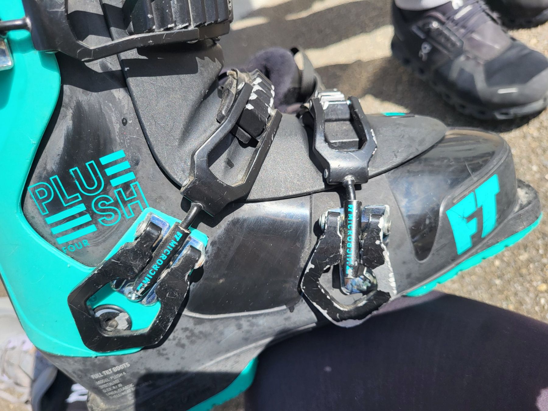 Herrenschuhe: Full tilt Plush 4 Ski boots Size 40 25 – Gebraucht aus Wallisellen von ire_z2yn 8