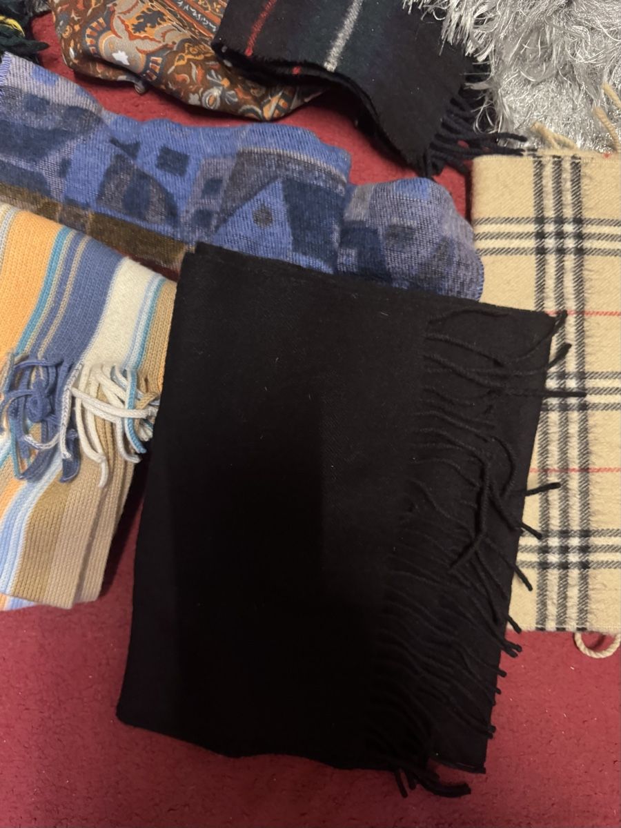 Lots de vêtements: Schalen 10 stk.  – D'occasion à Schlieren par Freundlich02 3