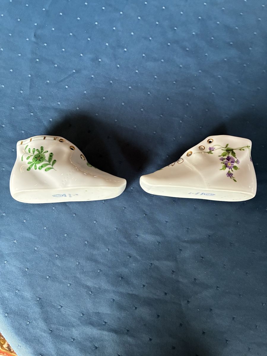 Herend Tutte le decorazioni: Herend - 2 Porzellanschuhe – Usato da Dornach venduto da Rosengarten 1