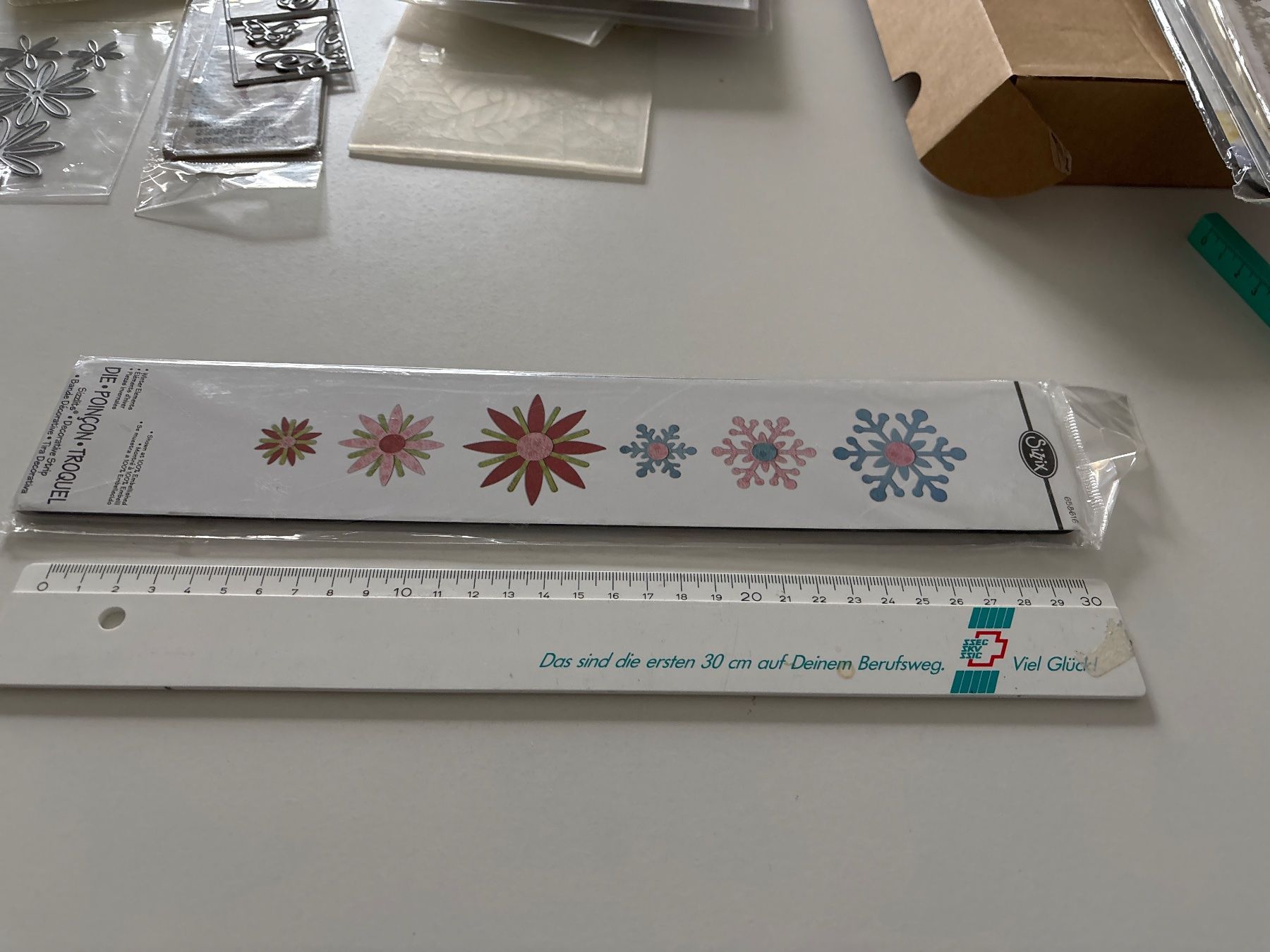 Sizzix Schablonen: Sizzix Stanzschablone Border  neu verpackt – Gebraucht aus Amriswil von SCHLOSSGEISTLI