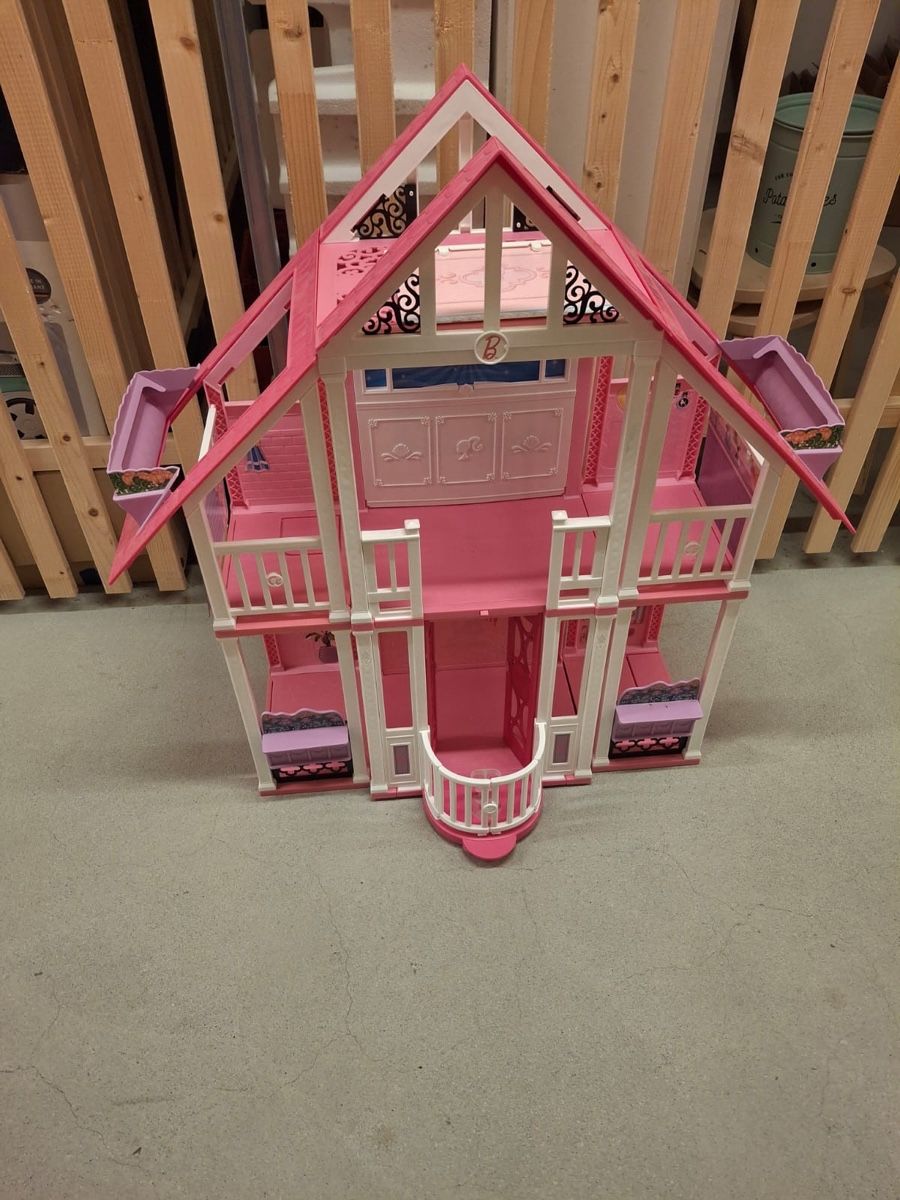 Barbie Puppenhäuser & -möbel: Barbie Haus  – Gebraucht aus St. Gallen von anoack