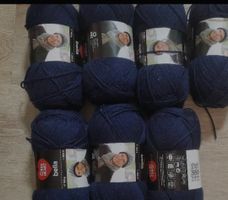7 pelotes laine bleu marine Red Heart Bella