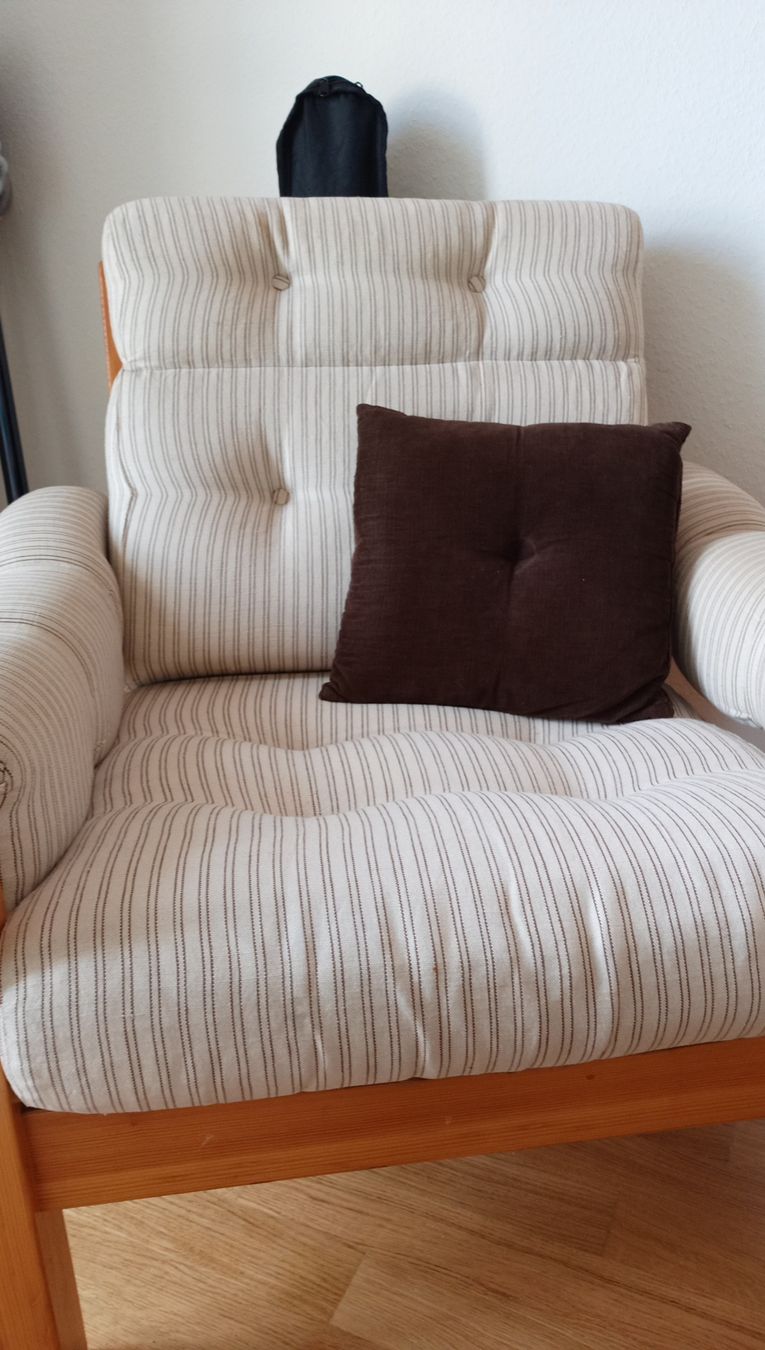 Sessel: Sofa Holzgestell mit Polstern gebraucht – Gebraucht aus Luzern von fio_vc98 3