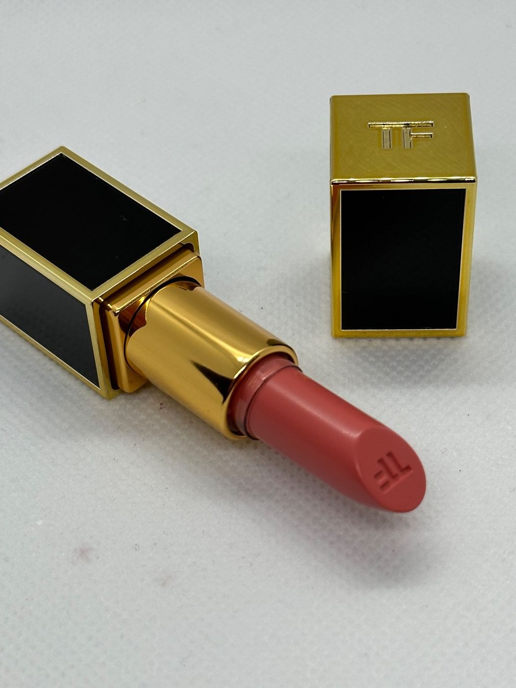 Tom Ford Make-up: Tom Ford rouge à lèvres 2 g – Nuovo (secondo la descrizione) da Pully venduto da Natala