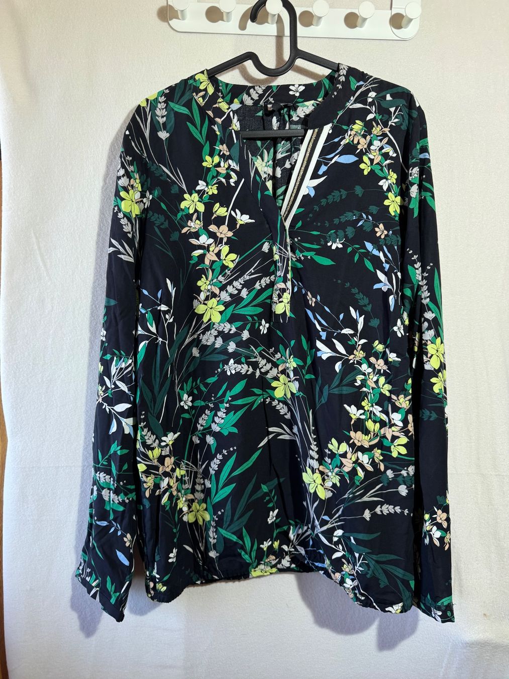 Camicette: Bluse mit Blattmuster von Kenny S. Gr. 38 – Usato da Grosswangen venduto da SALE_SALE_SALE
