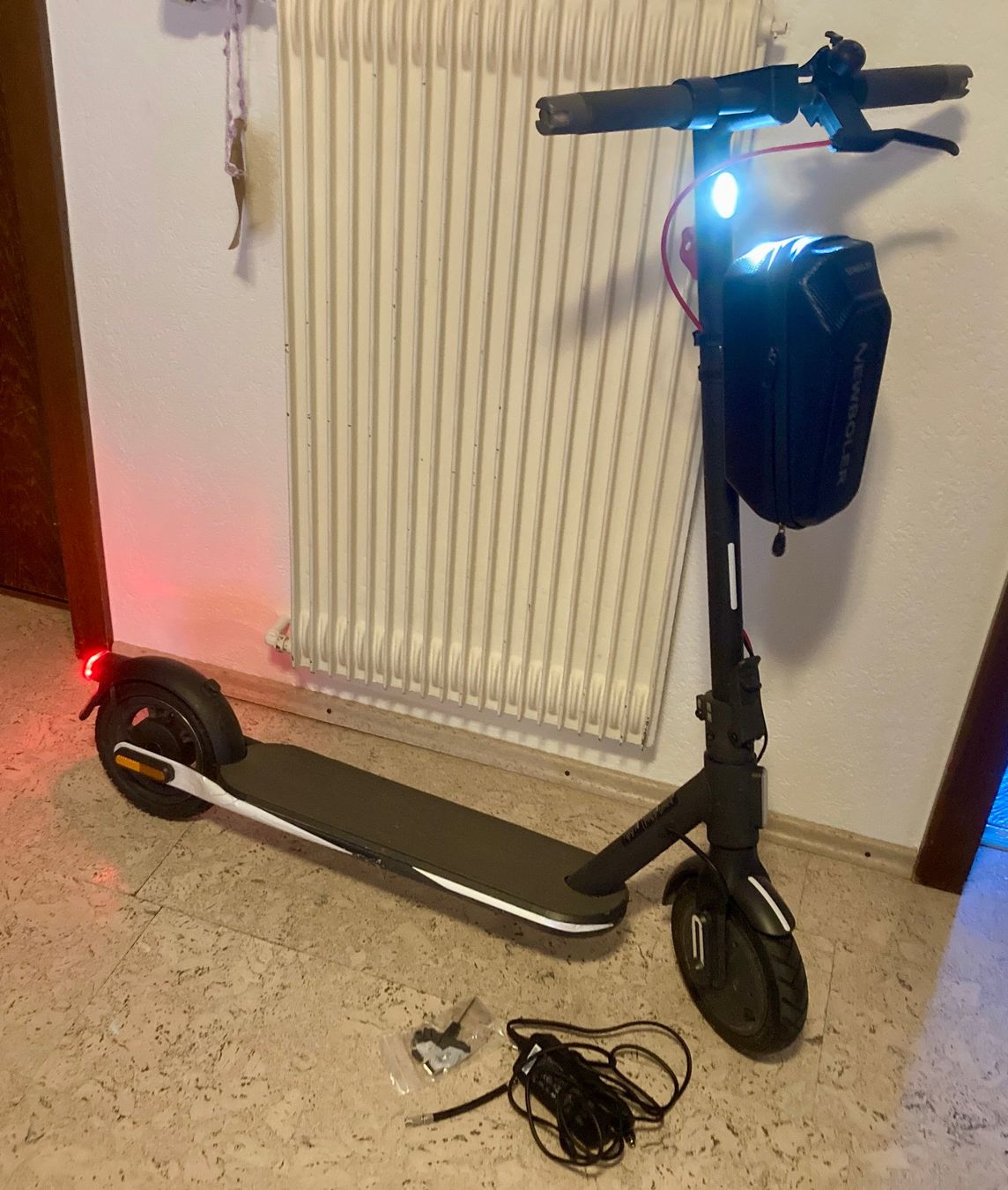 Xiaomi Kickboard: Xiaomi Electric Scooter 4 Lite mit Zubehör – Usato da Saas-Grund venduto da GarageSaleToday 3