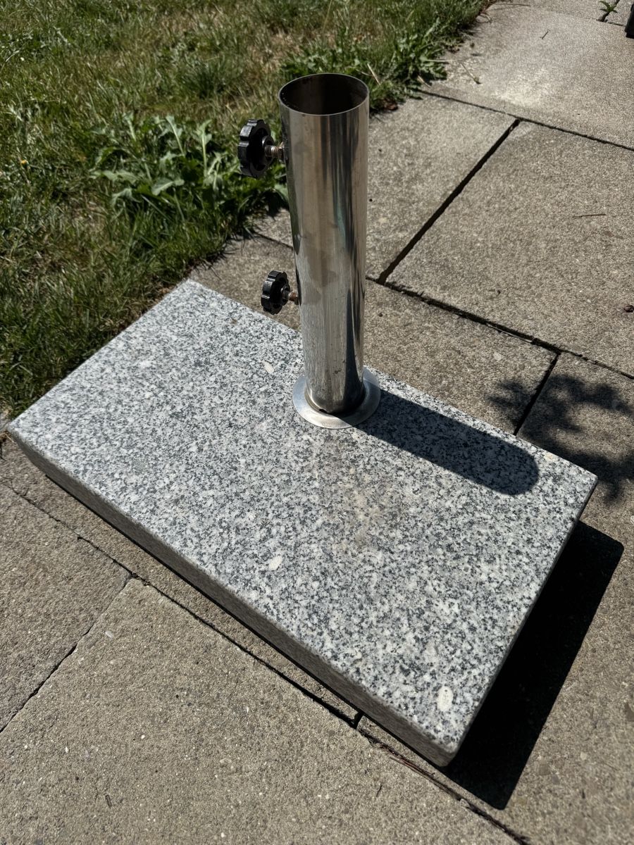 Autres: Schirmständer 20kg – D'occasion à Uetendorf par mida04