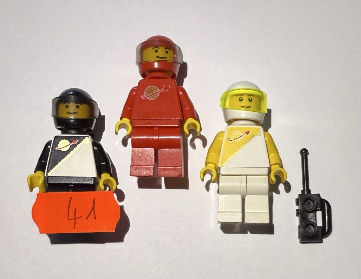 Lego Spielzeuge: 3 Stück Lego Figuren Classic Space Astronaut. – Gebraucht aus Rheinfelden von zim_2hqc