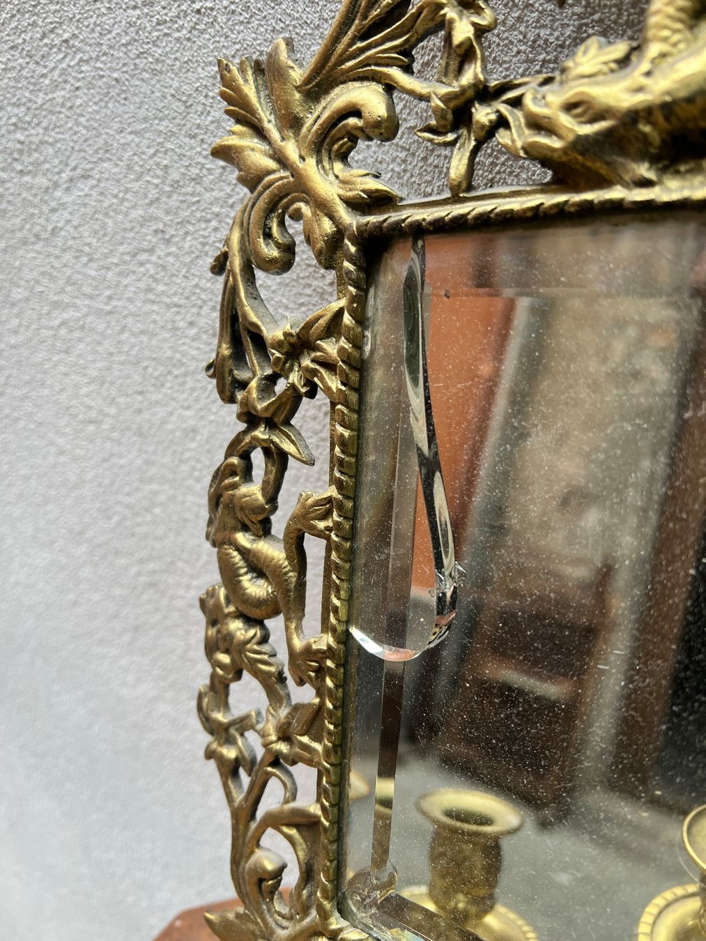 Specchi: Bronzene Kronleuchter, Wandlampen, Spiegelrahm – Difettoso da Riva San Vitale venduto da AM25 3