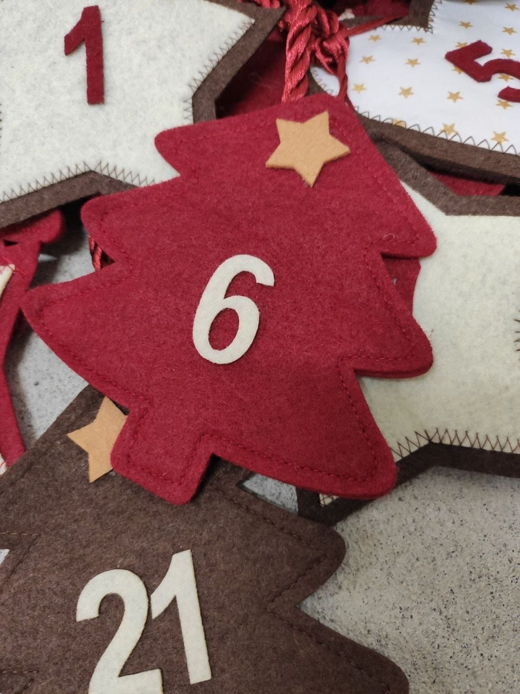 Tutte le decorazioni: Handgemachtes Adventskalender NEU – Nuovo e nell'imballaggio originale da Zürich venduto da chukye 3