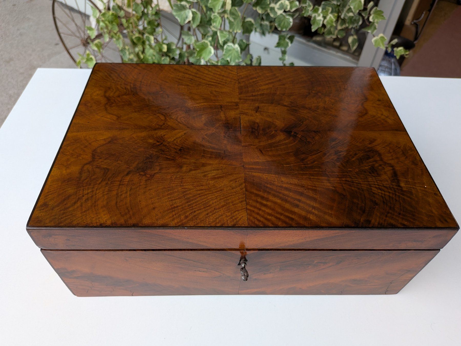 Truhen: Biedermeier Truheli Schatulle – Gebraucht aus Emmen von Brockofsky