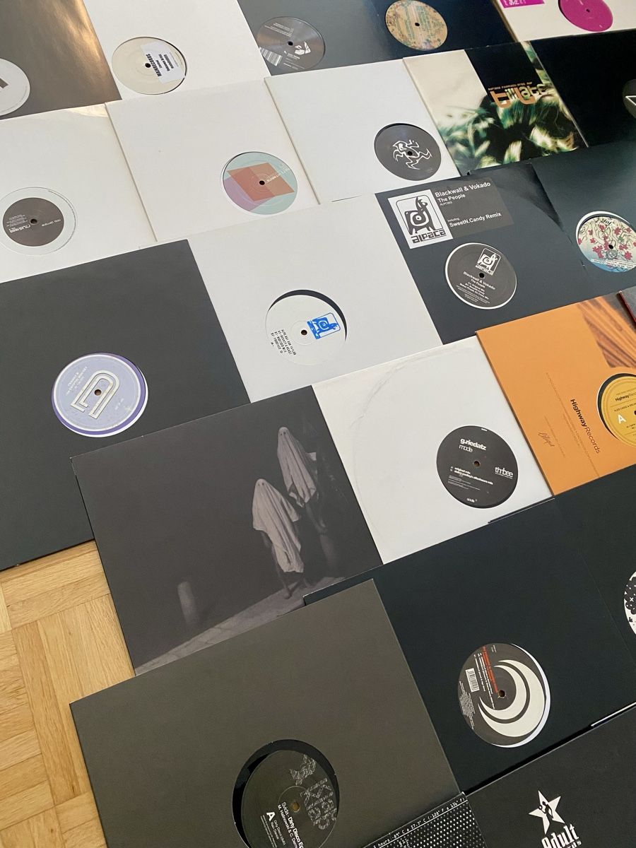 Dischi in vinile: Vinylsammlung Techno Minimal Tech House – Usato da Möhlin venduto da Devilspunchbowl 4