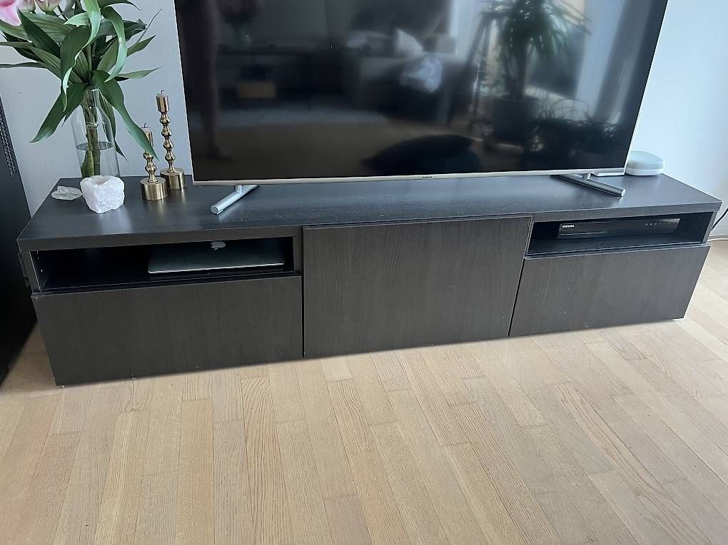 Ikea TV Möbel: Fernsehmöbel / TV möbel schwarz – Gebraucht aus Islikon von bia_7l8s