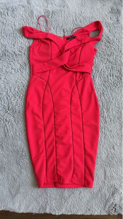 Elegantes, rotes Kleid - Perfekt für den Sommer, Grösse M 