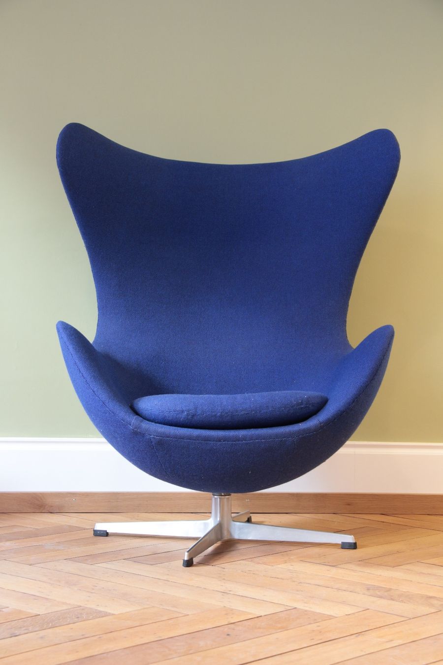Fritz Hansen Fauteuils: Egg Chair – D'occasion à Basel par perpetuum_moebel 1