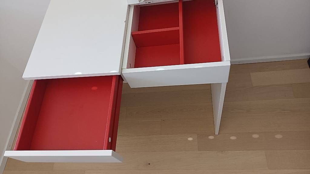 Tavoli da trucco: Coiffeuse IKEA Brimnes - Blanche - 70 x 42 cm – Usato da Thônex venduto da dcas-1226 2