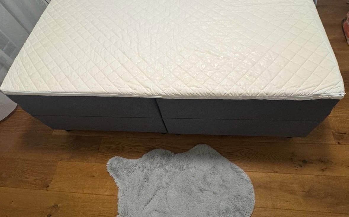 Conforama Letti: Lit double boxspring gris avec matelas bon etat – Nuovo (secondo la descrizione) da Finsterhennen venduto da Sam84car