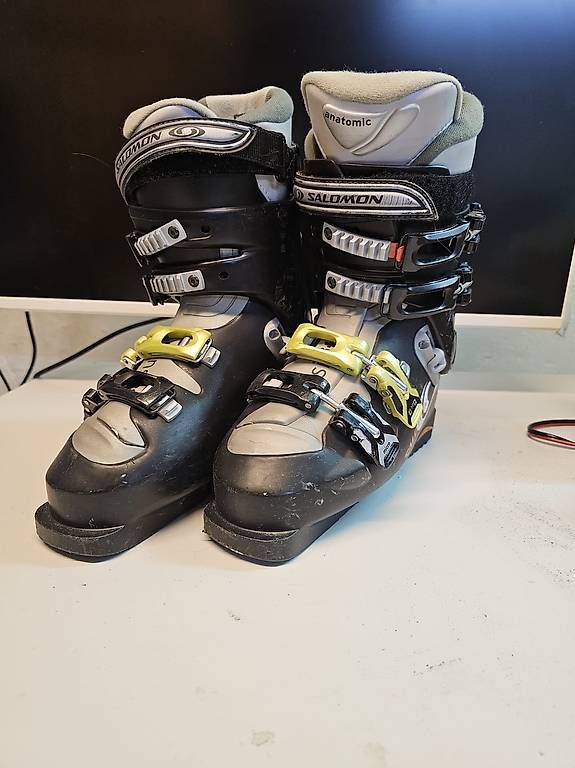 Salomon Scarpe da uomo: Ski Schuhe Salomon 296mm - ca. 41 – Usato da Zweidlen venduto da dawkus
