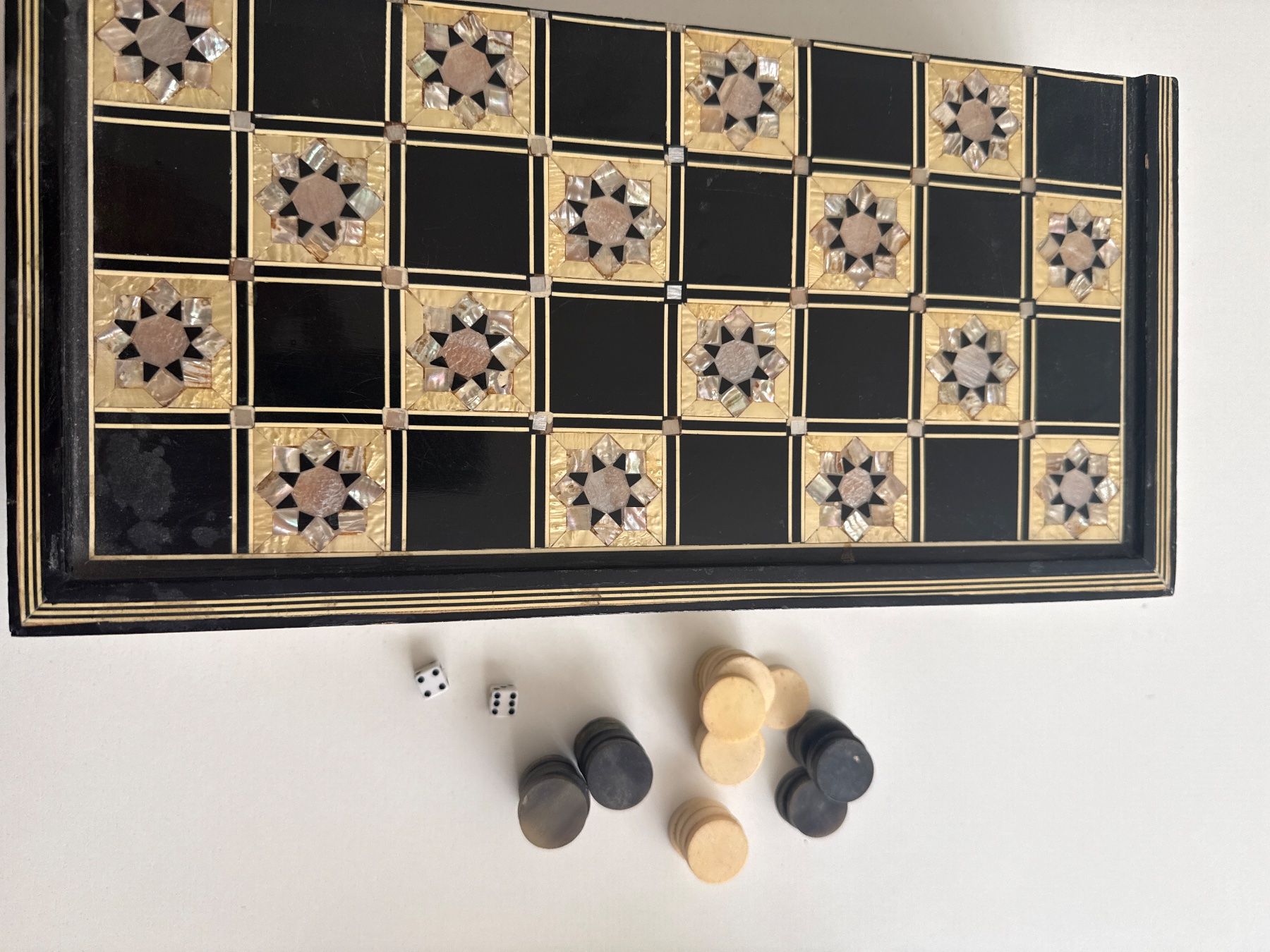 Jeux: Backgammon Spiel, und Schachbrett  mit Steinen, – D'occasion à Zürich par fawziahmed 3