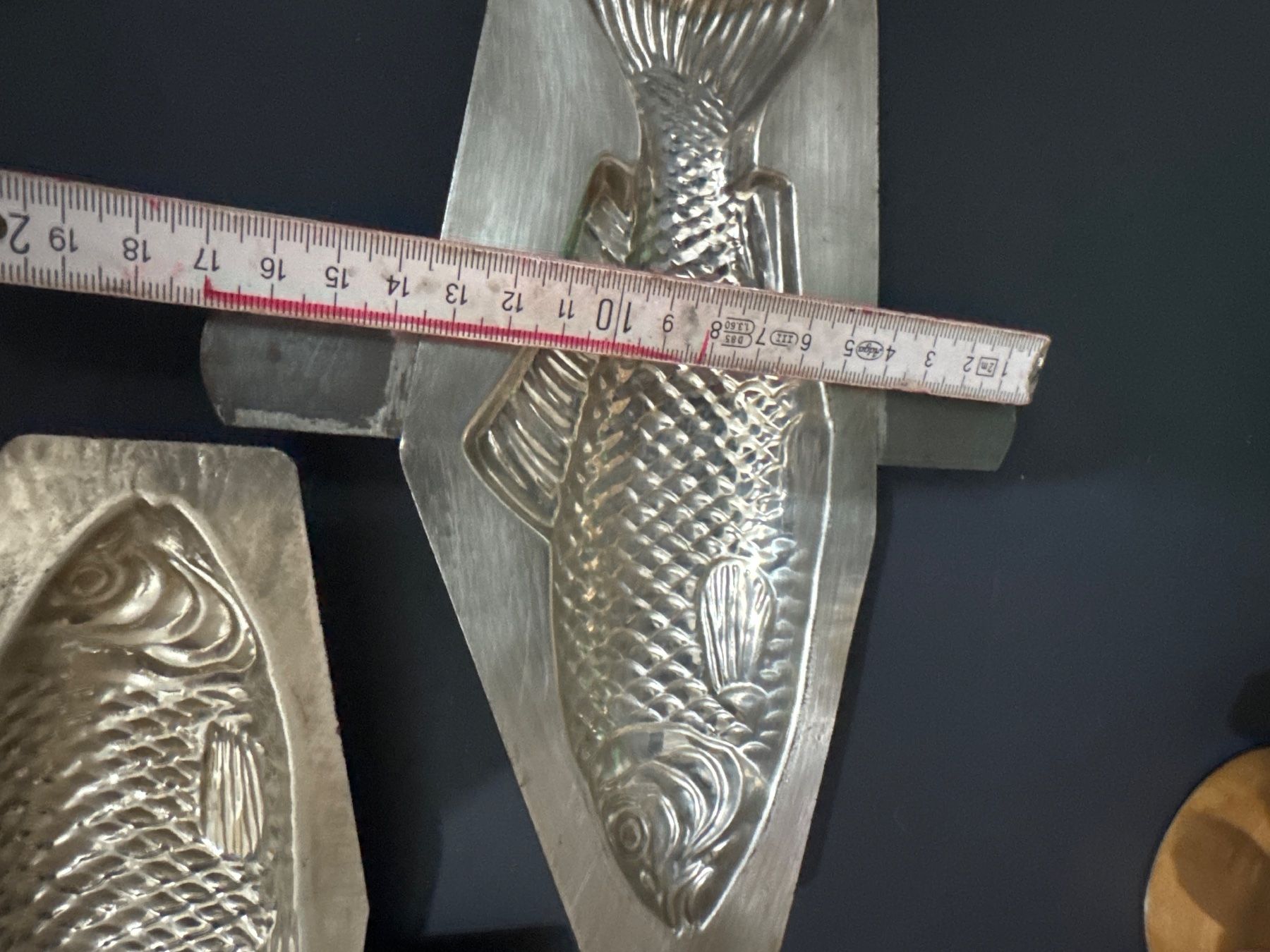 Teglie da forno: Moule chocolat schokoladenform poisson 20cm – Usato da Lajoux JU venduto da Briard0 2