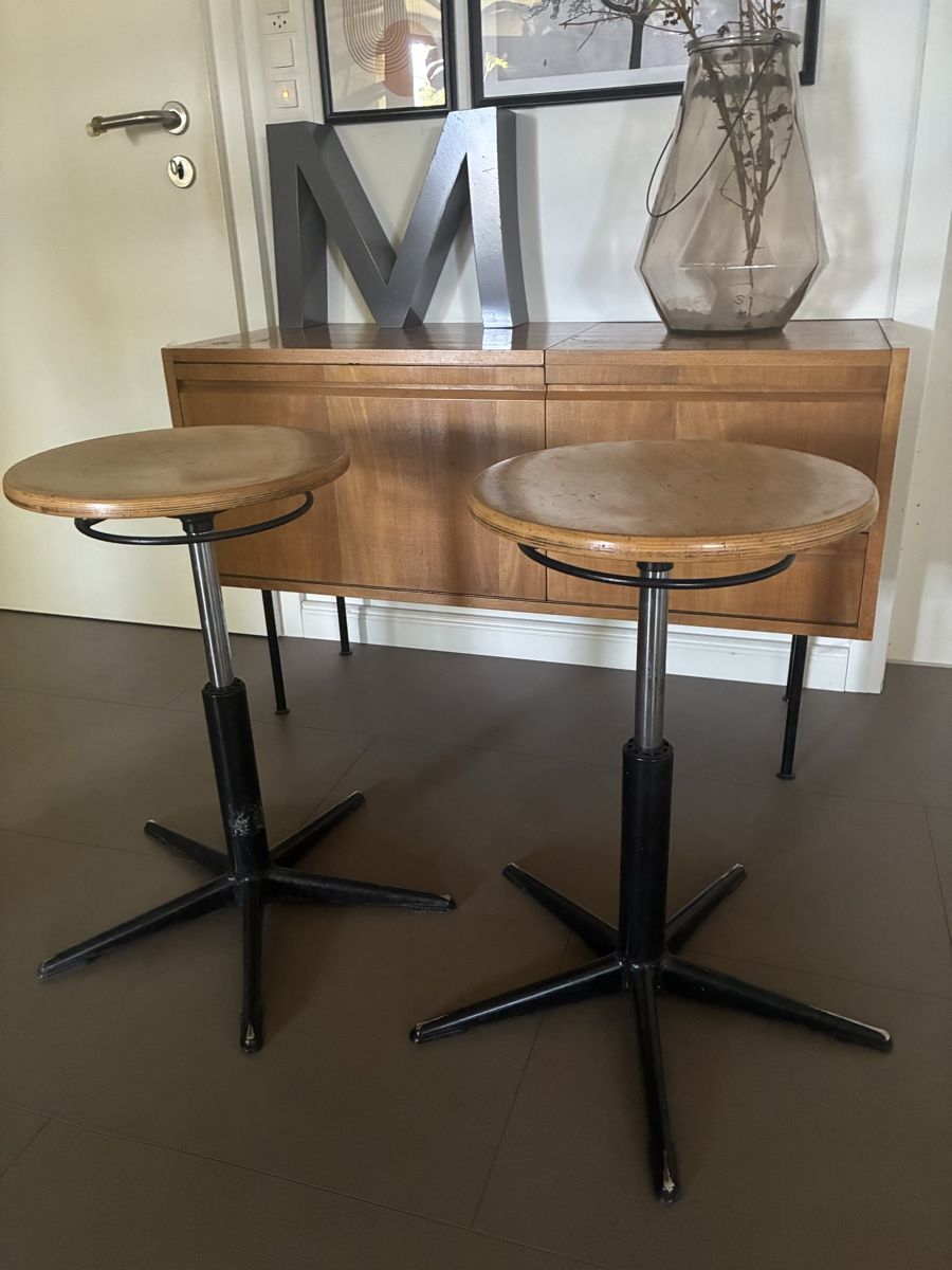 Sgabelli: Vintage Werkstatthocker Actiform (2er Set) Atelierhocker  – Usato da Uetendorf venduto da REhome