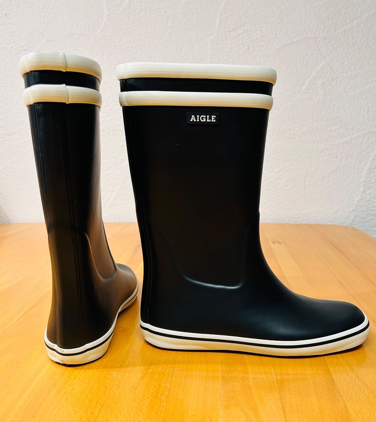 Scarpe da donna: AIGLE Gummistiefel Marinblau Gr. 36 – Nuovo (secondo la descrizione) da Niederglatt ZH venduto da adi_99tq 1