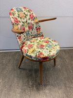 Original 50er-Jahre-Stuhl mit Charme und Blumenbezug