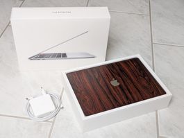 MacBook Pro 13" (2020) | Intel i5 | 16GB RAM | 512GB SSD