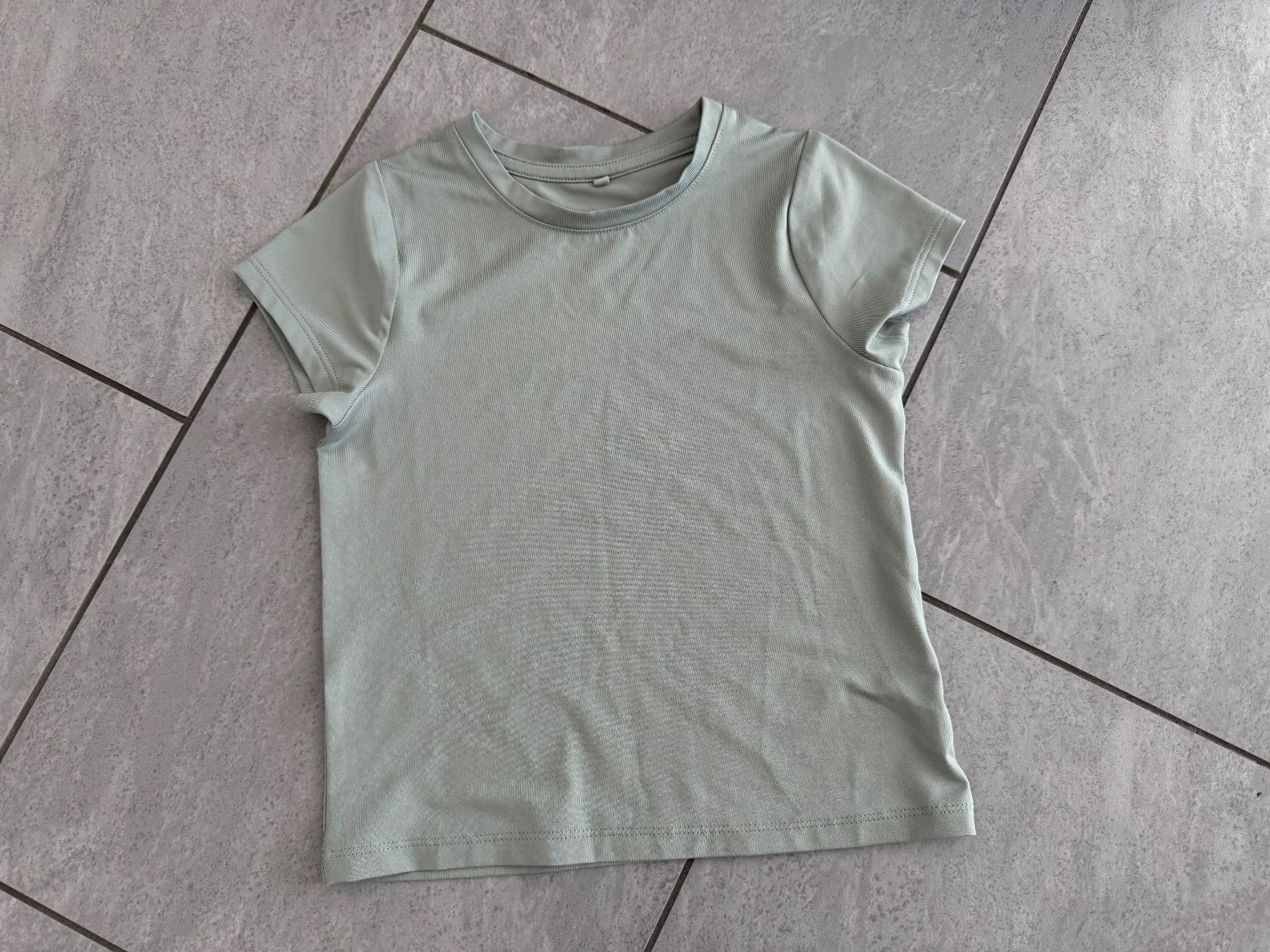 H&M Camicie, T-shirt & Polo: T-Shirt - Grösse 110/116 - MOVE H&M – Usato da Bülach venduto da Loredana13