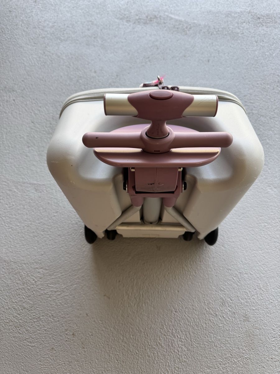 Micro Sonstiges zu Aviatik: Micro Kindertrolley mit Fahrfunktion  – Gebraucht aus Richterswil von Xy43 3