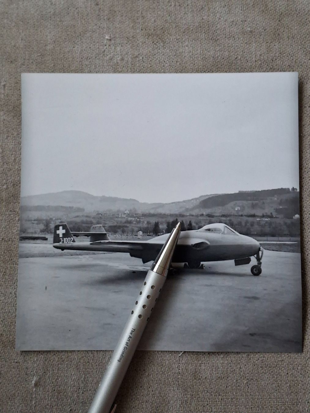 Ansichtskarten: Foto DH-100 Vampire Schweizer Fliegertruppen – Gebraucht aus Giffers von attila07