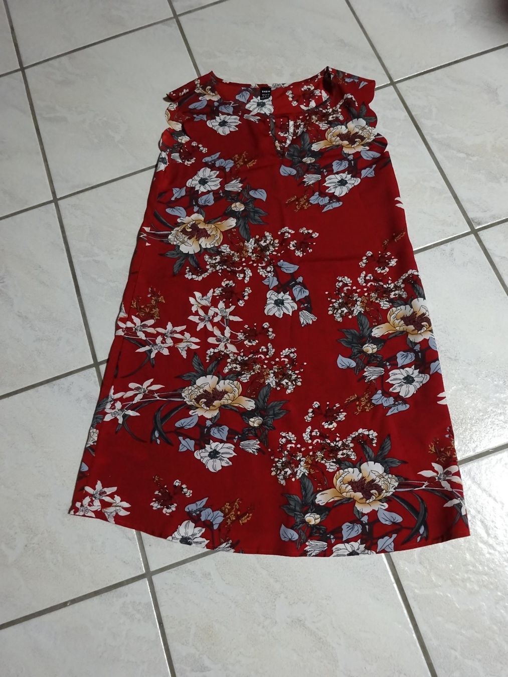 Shein Kleider: Schönes Blumenkleid/Shein – Neu (gemäss Beschreibung) aus Rothrist von Mistery1