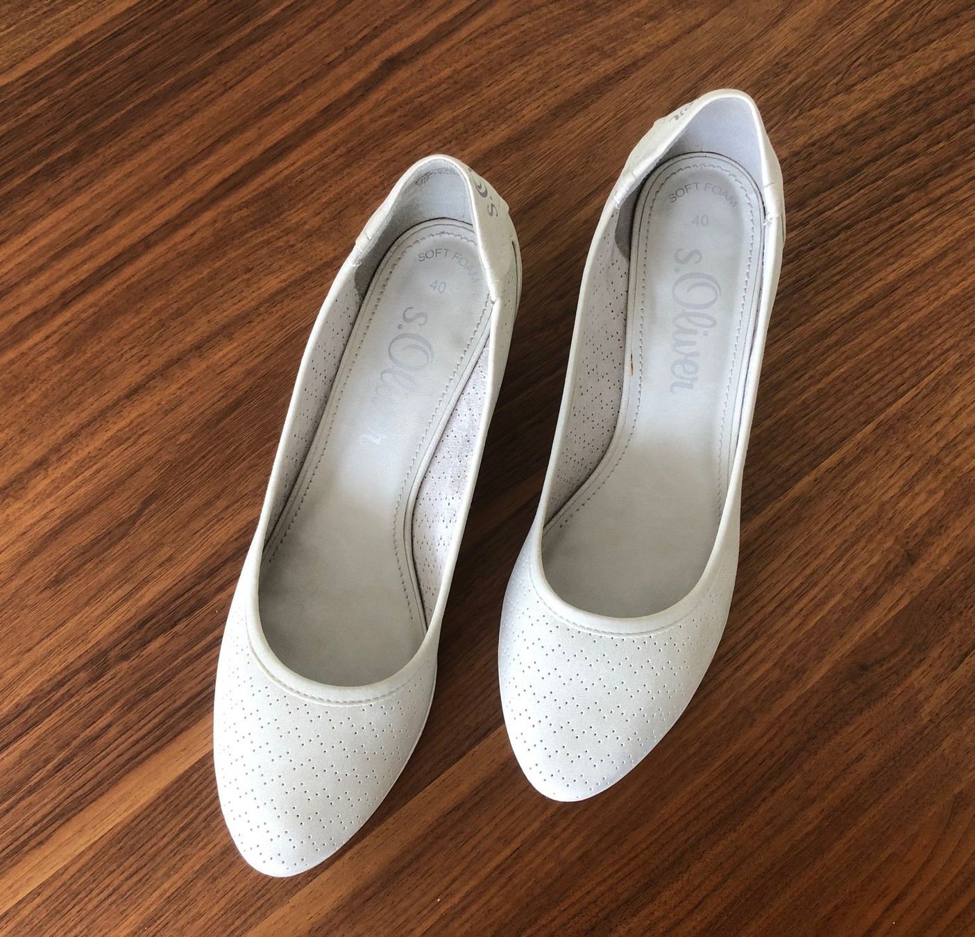 S.Oliver Scarpe da donna: Pumps hellbeige, neuwertig, Gr. 40 von S.Oliver – Nuovo (secondo la descrizione) da Hergiswil NW venduto da redrose51 6