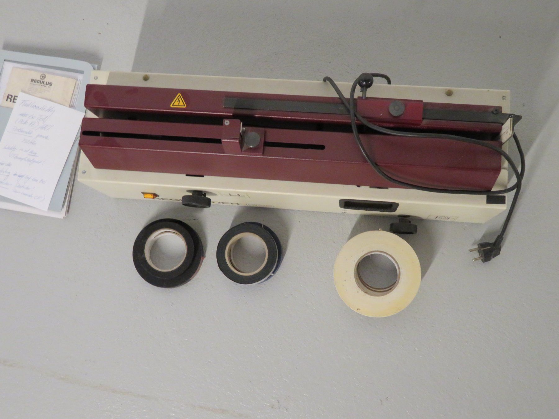 Machines à relier: Regubinder RB3 Bindegerät – D'occasion à Reinach BL par WBZ-Flohmarkt 3