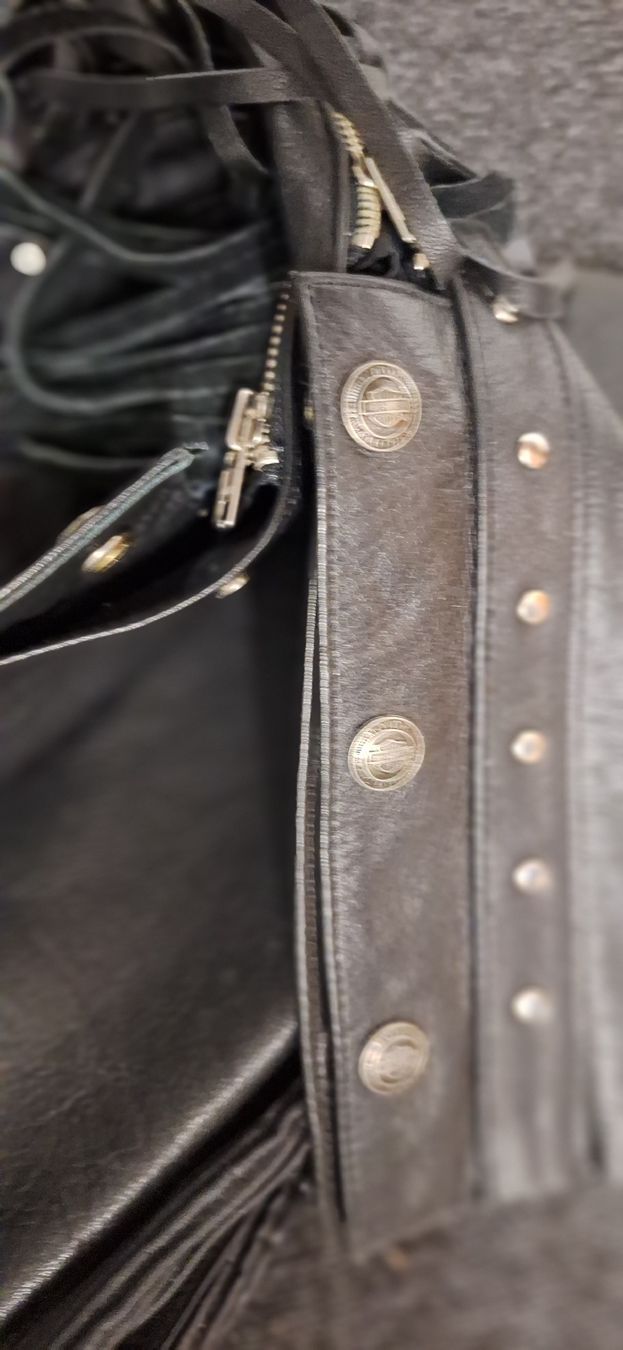 Harley-Davidson Hosen: Harley-Davidson Chaps Leder Schwarz Grösse L Gut – Gebraucht aus Brugg AG von bacbac5757 5
