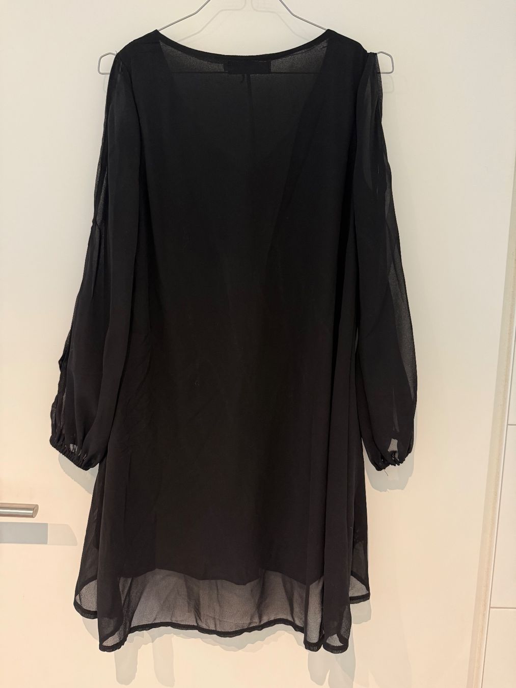 Blusen: Schwarzes elegantes Oberteil Gr. S/M – Neu (gemäss Beschreibung) aus Oetwil an der Limmat von Prinzaessli123 2