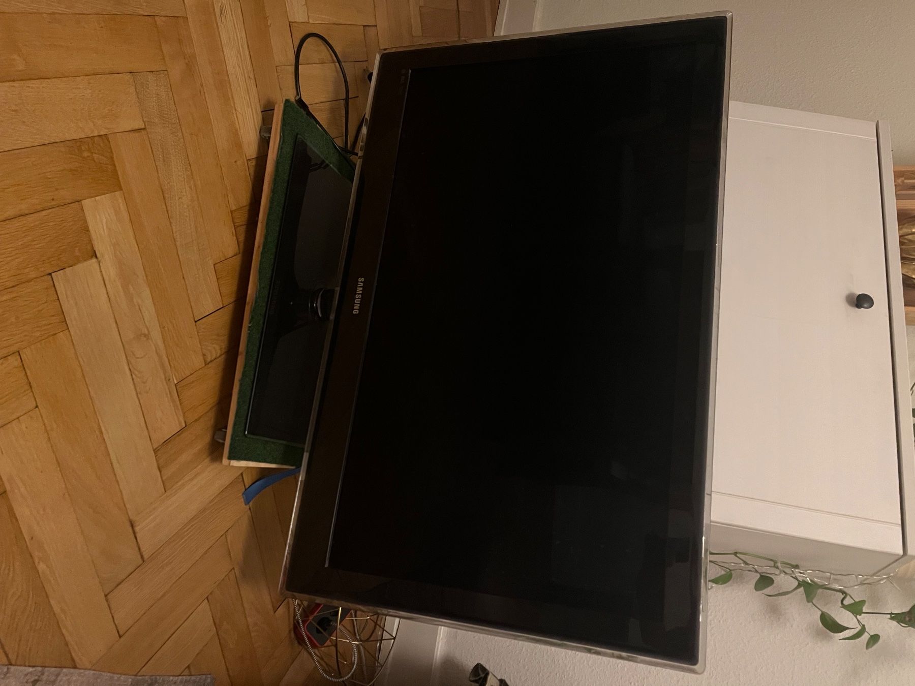 Samsung Televisori: Samsung Fernseher UE40B7020WW – Usato da Basel venduto da nin_kk2p