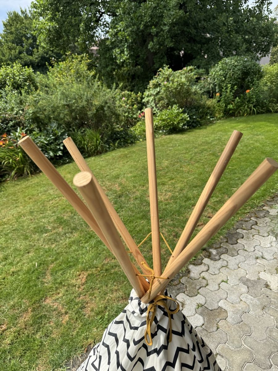 Nobodinoz Casette per bambini: Kinder Tipi Zelt  – Usato da Luzern venduto da NoenTrees 2