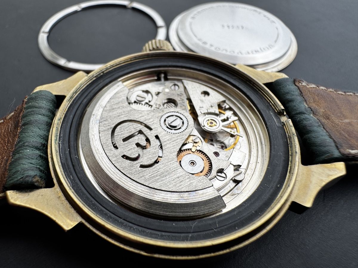 Vostok Orologi: Vintage Vostok, Automatic aus Russia – Usato da Zollikofen venduto da Comcast 9