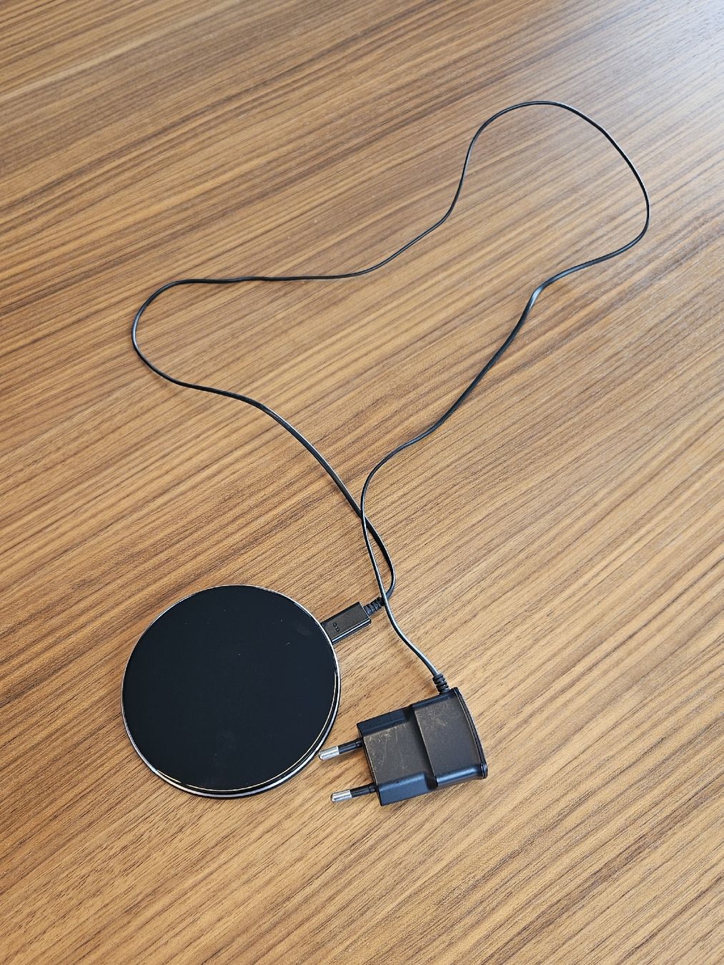 Caricabatterie: PZOZ Wireless Charger, Ladegerät – Usato da Wiesendangen venduto da Sinhuk