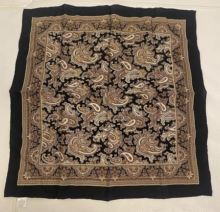Seiden Foulard 🌸