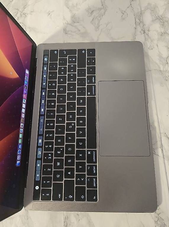 Apple Notebook: MacBook Pro 13 2017| i5| 8Go| SSD 250Go|Lignes écran – Difettoso da Renens VD venduto da MTD2211 4