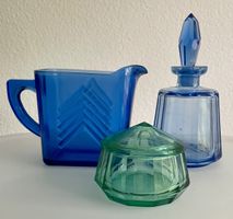 Schönes 3 Set farbiges Vintage-Glas Krug/Dose/Parfümflacon