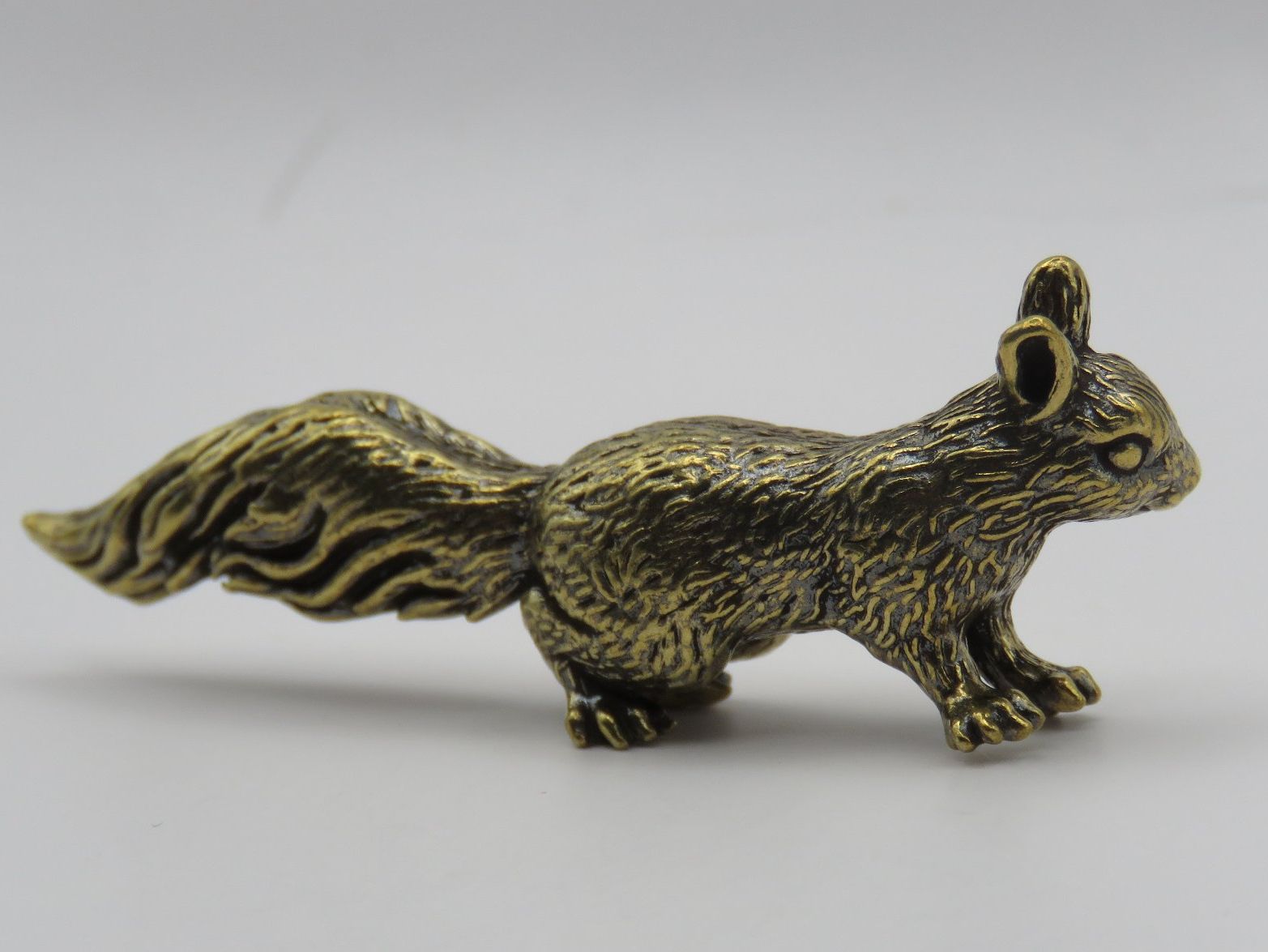 Statuette: EICHHÖRNCHEN - Messing Figur - Dekoration - 6x2,3cm – Nuovo e nell'imballaggio originale da Grenchen venduto da Yamahwildstar16 2