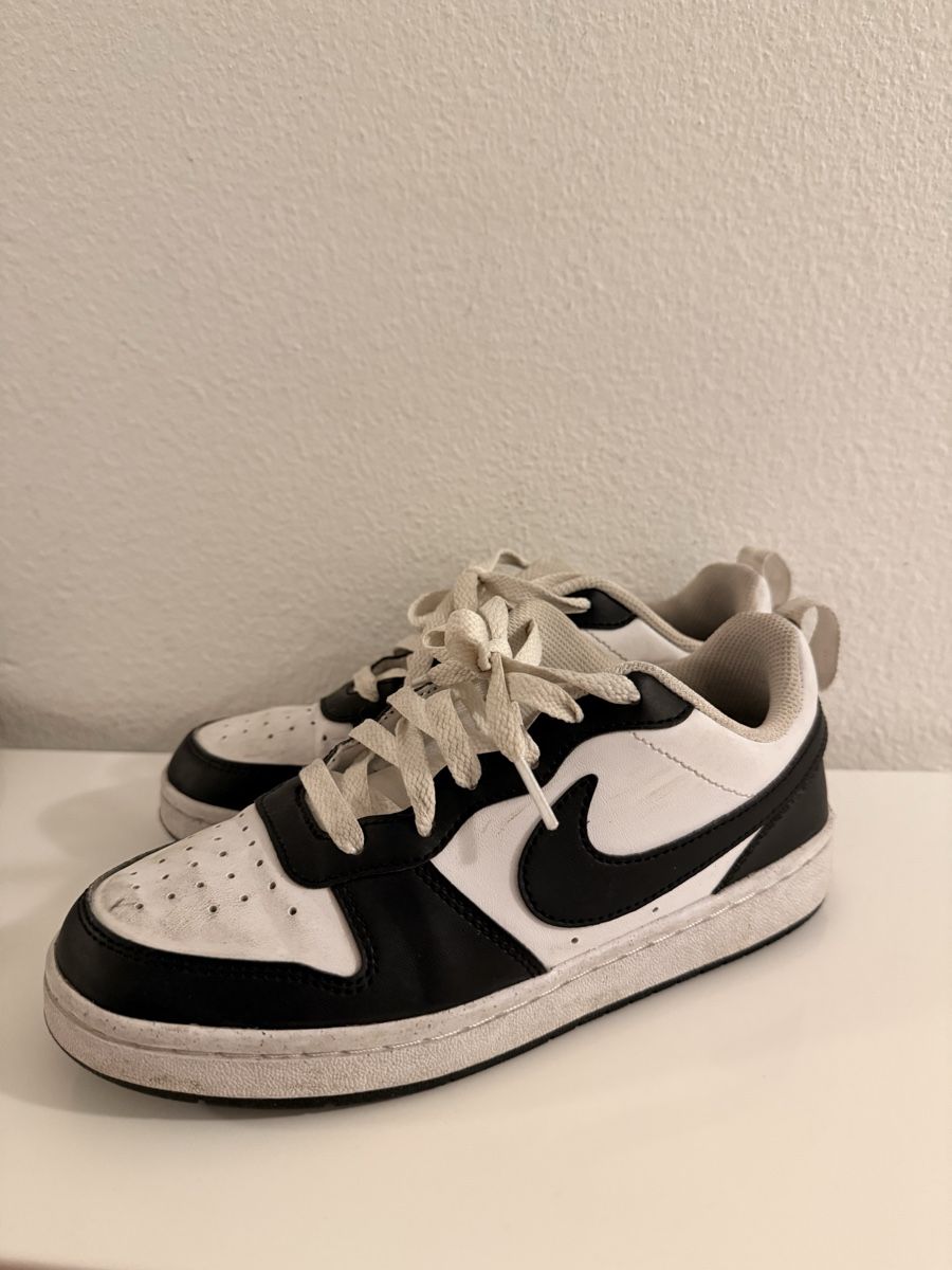 Nike Scarpe per ragazzi: Paire de chaussures Nike – Usato da Renens VD venduto da VD2026 1